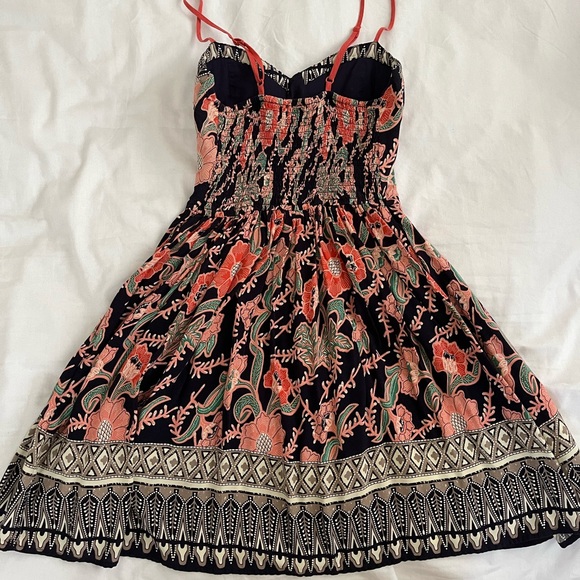 Gorgeous Sundress - Picture 4 of 6